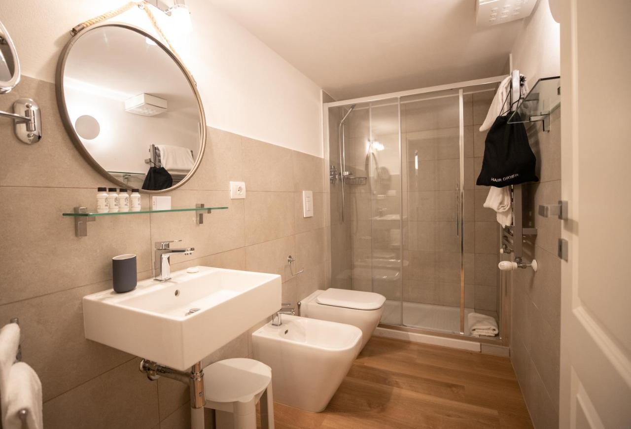 Grand Hotel Duchi D'Aosta Apartments Триест Екстериор снимка